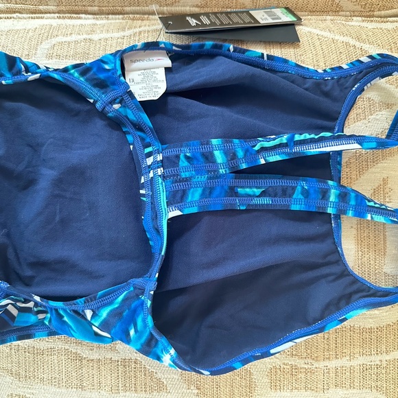 Beand new bathing suit one piece size speedo - Picture 2 of 6